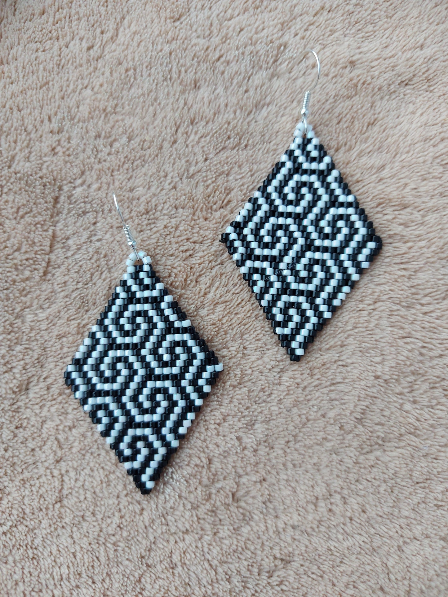 Beaded Luxury Brick Stitch Earrings " Donna "